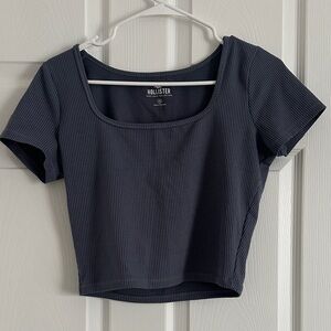 Hollister Women's Dark Blue Ribbed Crop Top